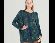 Load image into Gallery viewer, CLARA SUNWOO FALL PREVIEW (6) Modern Tunic Sweater
