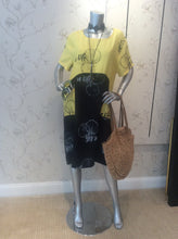Load image into Gallery viewer, SUMMER DRESSES 1 Easy Breezy Tunic Dress with Double Pockets Yellow/Black
