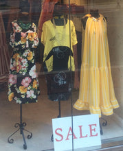 Load image into Gallery viewer, SUMMER DRESSES 7 Easy Feminine Floral Print Cold Shoulder Dress
